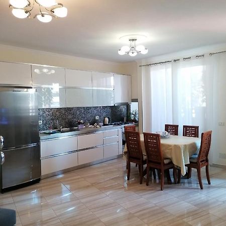 Holiday Center Apartment شكودر المظهر الخارجي الصورة